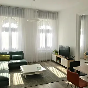 paulay-central-top-suite.inbudapesthotels.com/